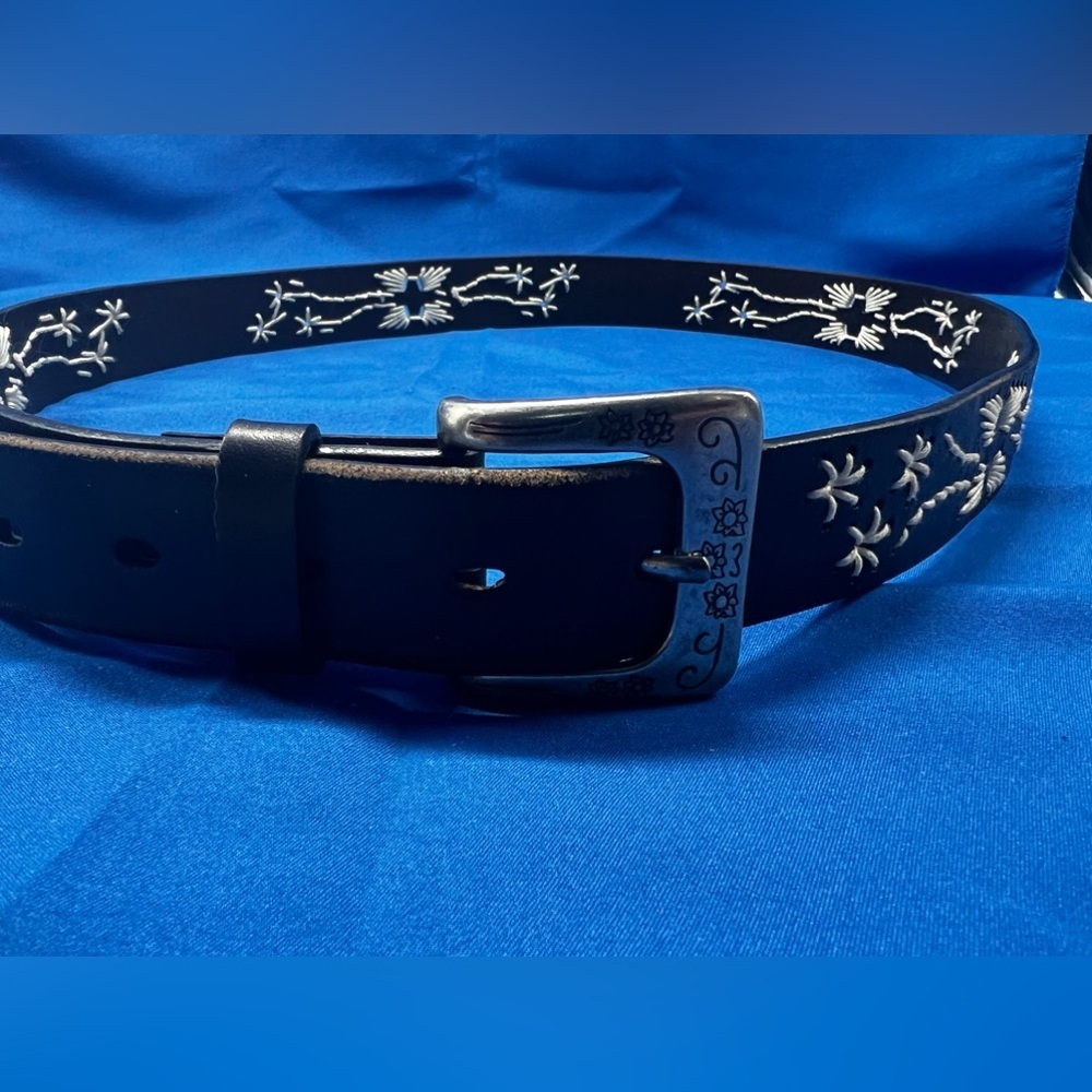 Old Trends Senna Leather Belt, size 38